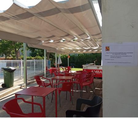 Imagen Instalación de porche en las piscinas de Siétamo (subvencionado por la...